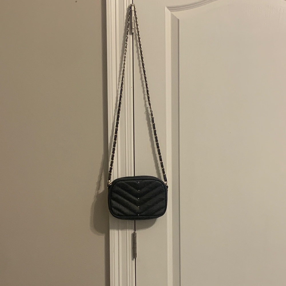 Elegant Black Quilted Crossbody Bag